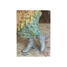 Load image into Gallery viewer, KatienMe Carol Silver Sparkle