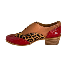 Load image into Gallery viewer, Bresley Slinger Red Leopard