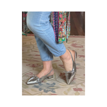 Load image into Gallery viewer, Step on Air Bows Silver