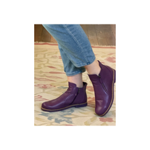 Load image into Gallery viewer, Rilassare Tallow Plum/Plum