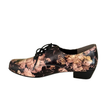 Load image into Gallery viewer, Ziera Qessol Antique Floral