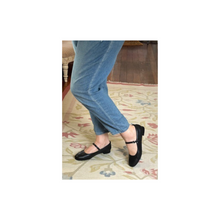 Load image into Gallery viewer, Isabella Airlie Black