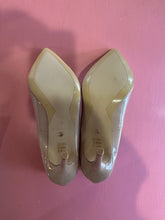 Load image into Gallery viewer, Pre-Loved Carvella Kareless Size 41