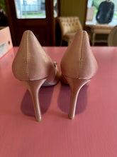 Load image into Gallery viewer, Pre-Loved Wittner Henshaw Size 41