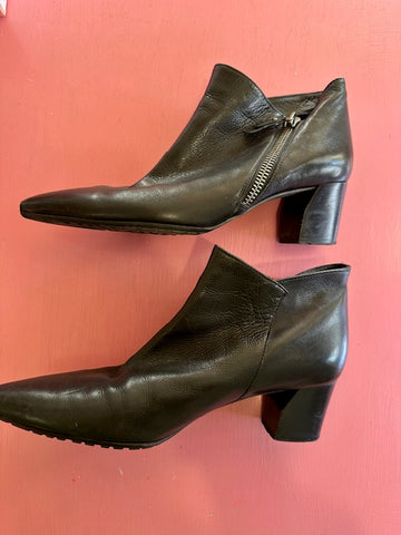 Pre-Loved Louis Big Shoes Black Boot Size 43.5