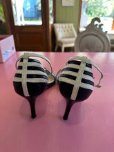 Load image into Gallery viewer, Pre-Loved Diana Ferrari Roxanne Size AU12