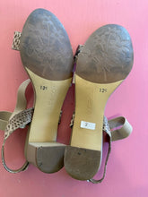 Load image into Gallery viewer, Pre-Loved Supersoft Waldorf Size AU12C