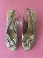 Load image into Gallery viewer, PL Easy Steps Actress