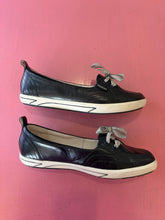 Load image into Gallery viewer, Pre-Loved Frankie4 Sophie III Navy