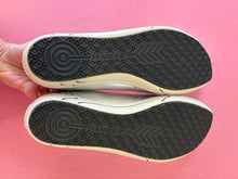 Load image into Gallery viewer, Pre-Loved Frankie4 Sophie III Silver