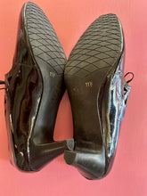 Load image into Gallery viewer, Pre-Loved Supersoft Winslett Size AU11.5