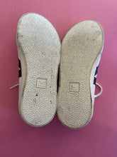 Load image into Gallery viewer, Pre-Loved Veja White sneakers Size UK10/AU12