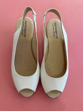 Load image into Gallery viewer, Pre-Loved Aerobics Alba White Size 42