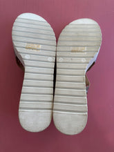 Load image into Gallery viewer, Pre-Loved D&J Orma Size 42