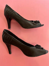 Load image into Gallery viewer, Pre-Loved Giovanna Black Heels Size AU11