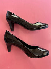 Load image into Gallery viewer, Pre-Loved Supersoft Corey Size AU11C