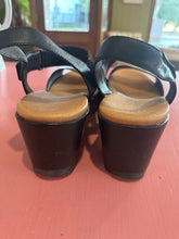 Load image into Gallery viewer, Pre-Loved Hush Puppies Antigua Size AU13