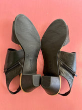 Load image into Gallery viewer, Pre-Loved Diana Ferrari Irving Size AU10