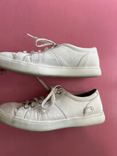 Load image into Gallery viewer, Pre-Loved Rockport White Sneakers Size 41