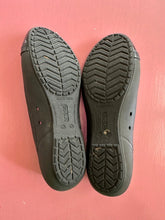 Load image into Gallery viewer, Pre-Loved Crocs Ballet Flat Black Size AU10