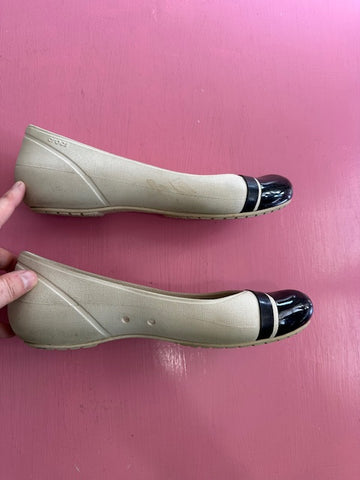 Pre-Loved Crocs Ballet Flat Cream Size AU10