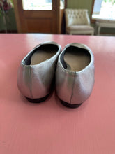 Load image into Gallery viewer, Pre-Loved Supersoft Claudea Size AU10