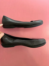Load image into Gallery viewer, PL Crocs Leather Ballet Flat Size AU10