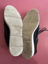 Load image into Gallery viewer, Pre-Loved Wittner Navy Laceup Size 42