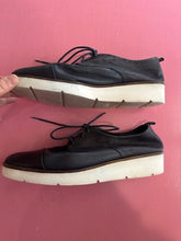 Load image into Gallery viewer, Pre-Loved Wittner Navy Laceup Size 42