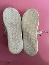 Load image into Gallery viewer, Pre-Loved Frankie4 Riley Size AU11