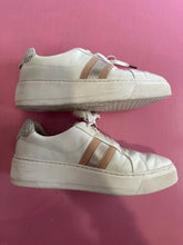 Load image into Gallery viewer, Pre-Loved Frankie4 Riley Size AU11