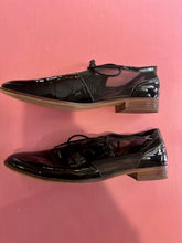 Load image into Gallery viewer, Pre-Loved Wittner Black Patent Lace Up Size 42