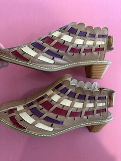 Pre-Loved BareTraps Brisa Size 41