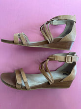 Load image into Gallery viewer, Pre-Loved Frankie4 Light Brown Sandal Size AU13
