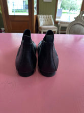 Load image into Gallery viewer, Pre-Loved D&J Global Size 44/AU12