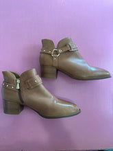 Load image into Gallery viewer, Pre-Loved Hush Puppies Chiara Size AU13