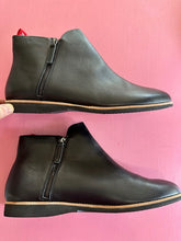 Load image into Gallery viewer, Pre-Loved Rollie Black Boots
