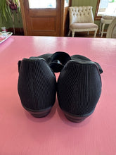 Load image into Gallery viewer, Pre-Loved Taking Shape Black Wedge Sandal