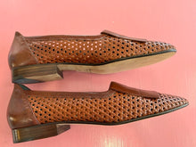 Load image into Gallery viewer, Pre-Loved Lorenzo Banfi Brown Loafers