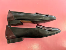 Load image into Gallery viewer, Pre-Loved Lorenzo Banfi Black Loafers