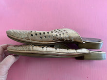 Load image into Gallery viewer, Pre-Loved EOS Rose Gold Slide