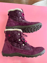 Load image into Gallery viewer, Pre-Loved Columbia Purple Boots