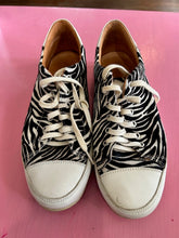 Load image into Gallery viewer, Pre-Loved L'Ecologica Zebra LaceUps