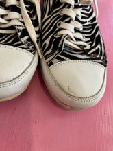 Load image into Gallery viewer, Pre-Loved L'Ecologica Zebra LaceUps