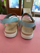 Load image into Gallery viewer, Pre-Loved Ziera Nakta