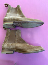 Load image into Gallery viewer, Pre-Loved Ardent Tan Suede Boot