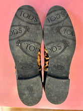 Load image into Gallery viewer, Pre-Loved Tods Ankle Boot