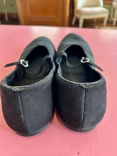 Load image into Gallery viewer, Pre-Loved Vivaia Black Flat