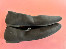 Load image into Gallery viewer, Pre-Loved Vivaia Black Flat