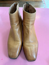 Load image into Gallery viewer, Pre-Loved D&J Flavor